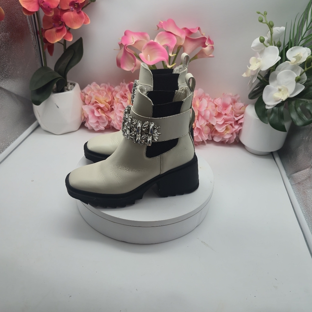 New Karl Lagerfeld Ivory Paris Embellished Platform Cavin Ankle Boots 6.5 - Picture 3 of 14